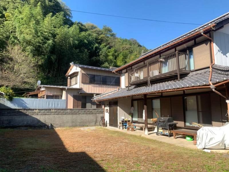 四国旅行のhub拠点 古民家ゲストハウス Heso Camp Miyoshi  Exterior foto