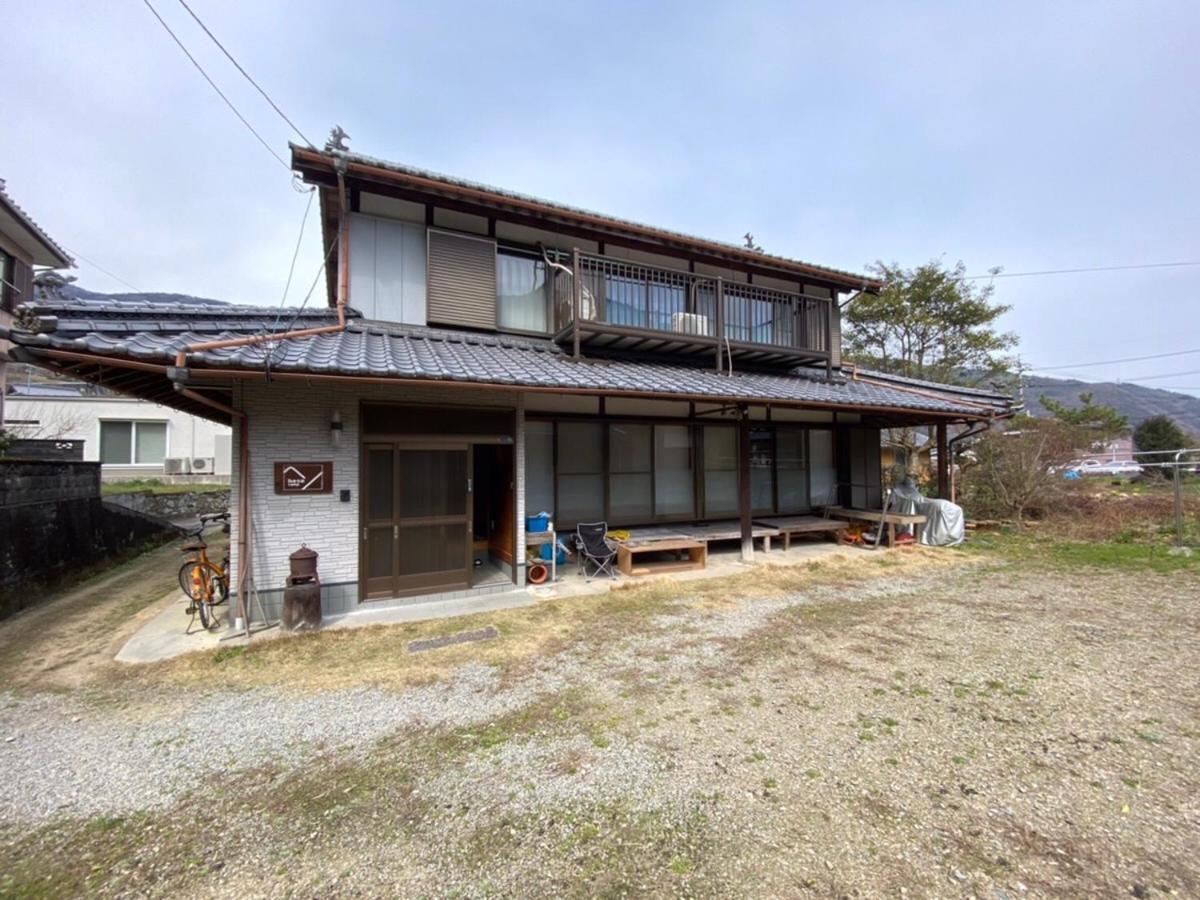 四国旅行のhub拠点 古民家ゲストハウス Heso Camp Miyoshi  Exterior foto